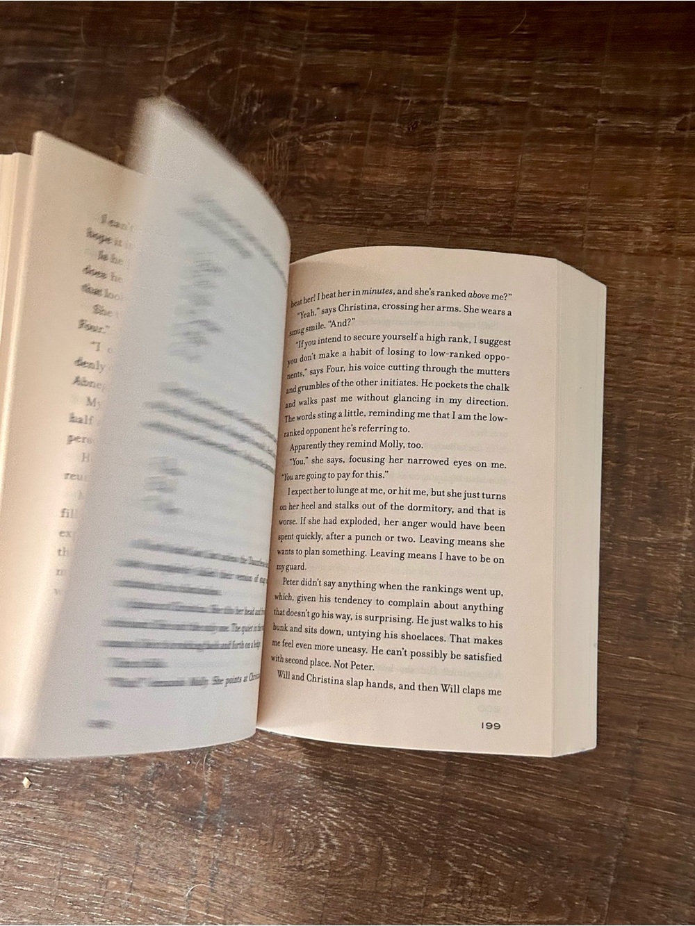 Divergent by Veronica Roth - Paperback Book - Picture 4 of 4